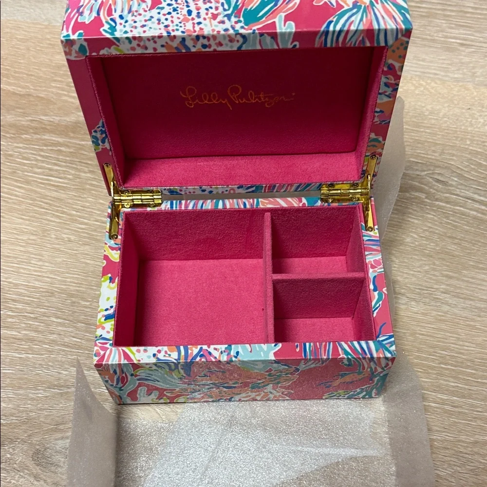Lilly Pulitzer lacquer jewelry box in dragonfruit sunken treasure NWOT